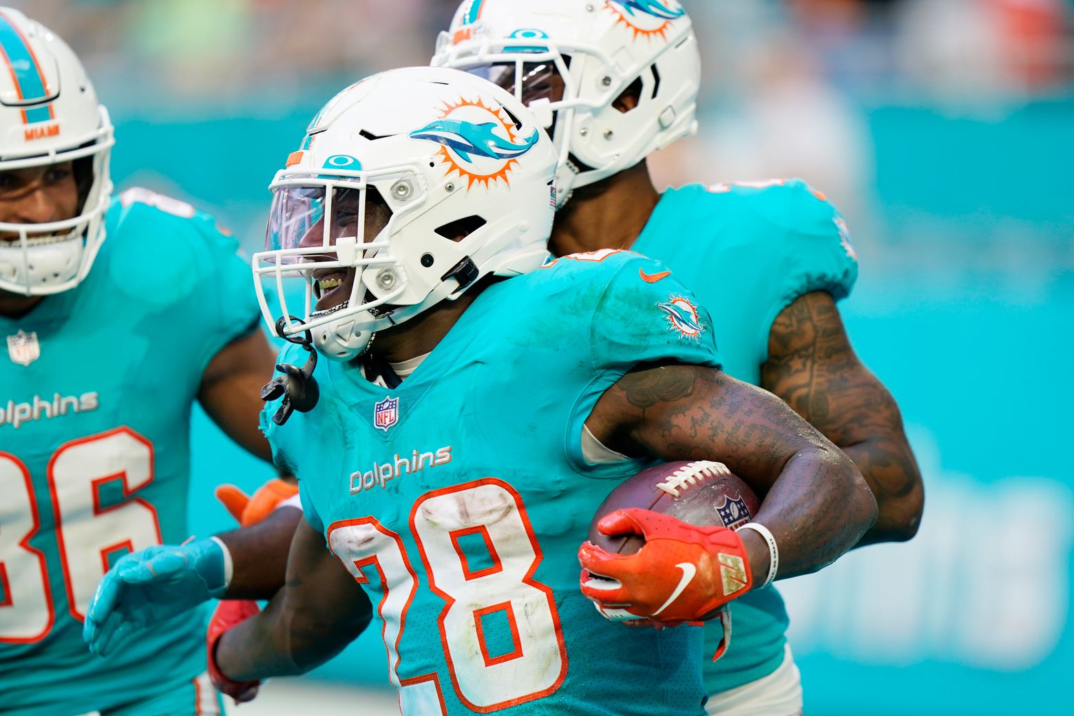 Dolphins extend winning streak to 6, rally past Jets 31-24 - ABC7