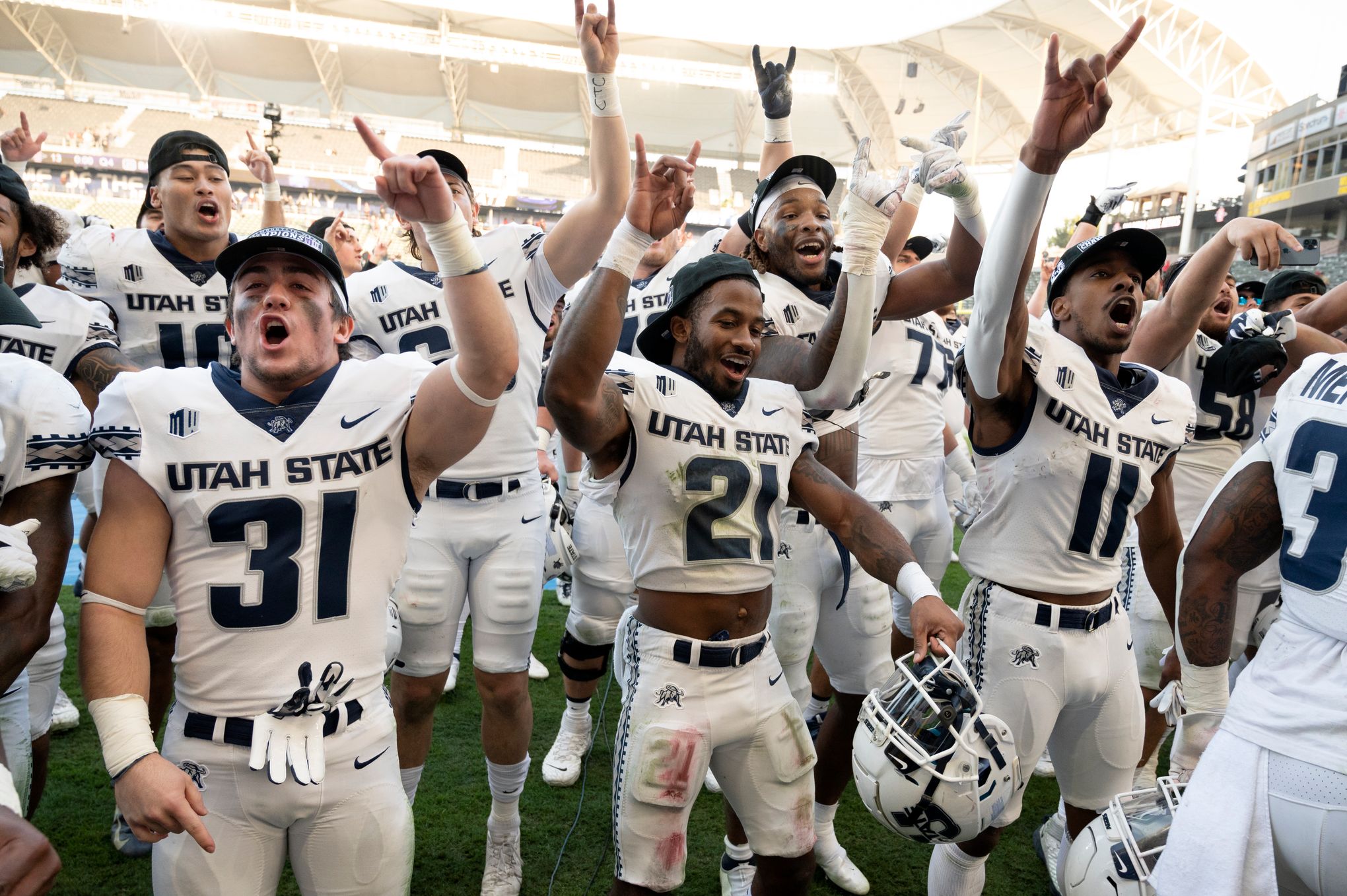 Logan Bonner - Football - Utah State University Athletics