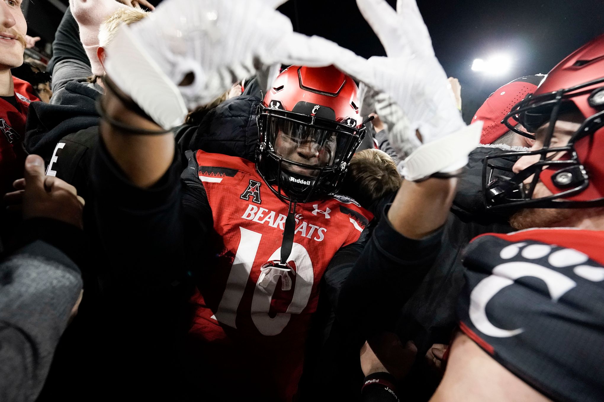 Cincinnati considered an underdog in Peach Bowl against No. 11 Georgia