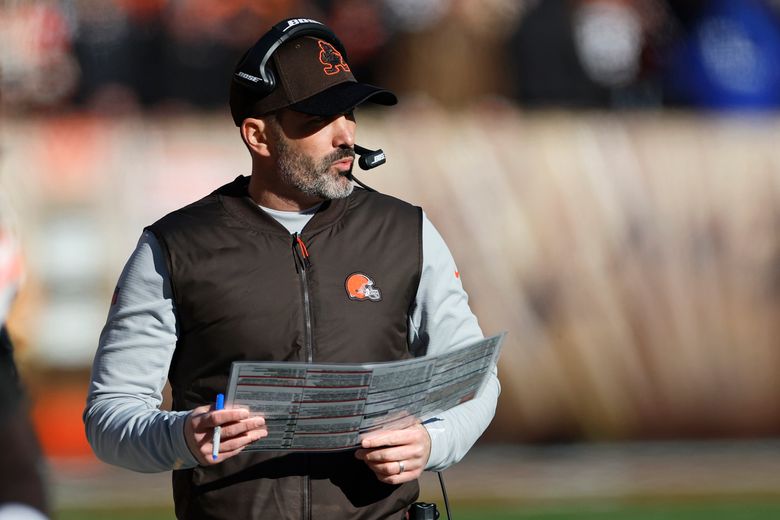 Cleveland Browns coach Kevin Stefanski and two players test