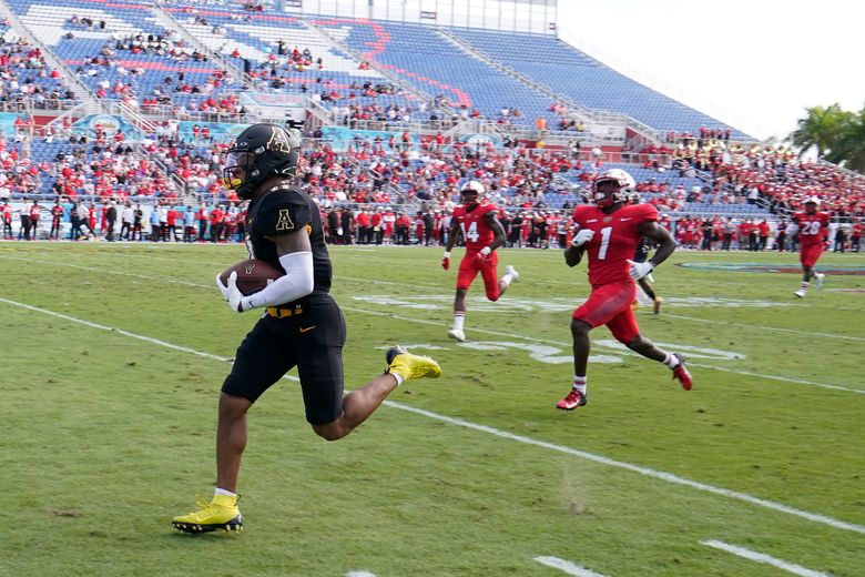 Bailey Zappe gets records, WKU rolls past App St in Boca Raton Bowl