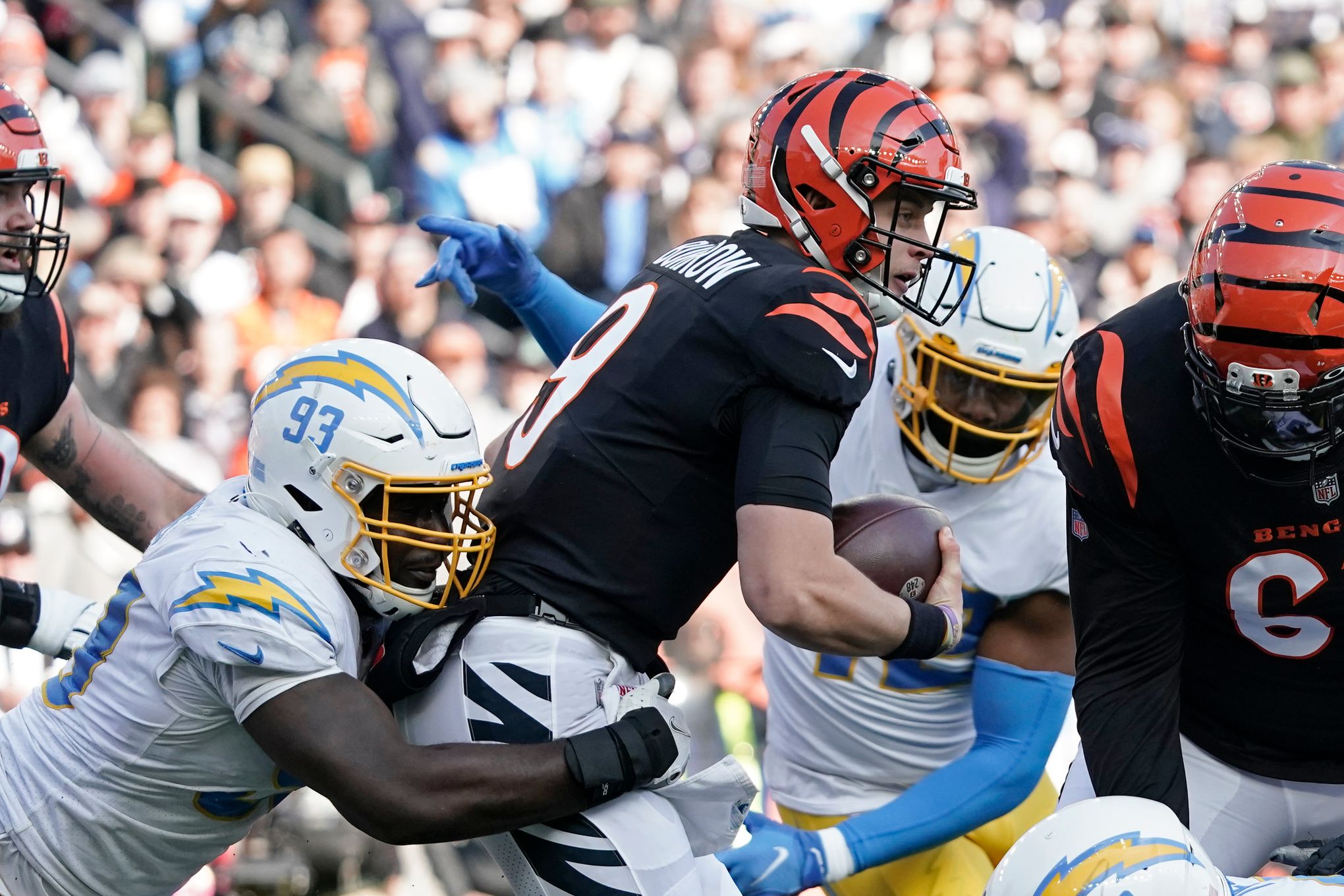 Chargers LB fined for hit that injured Bengals WR Tee Higgins