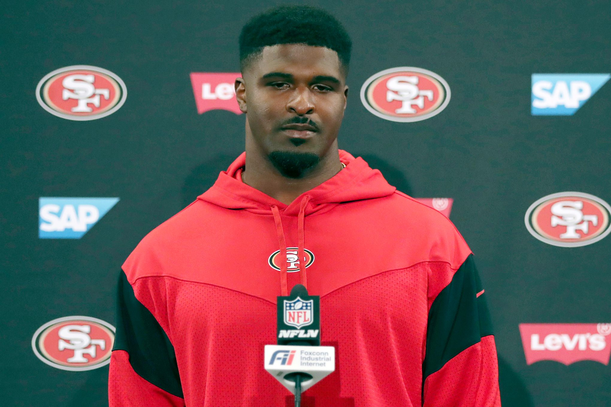 49ers edge rusher Dee Ford out for season with bad back