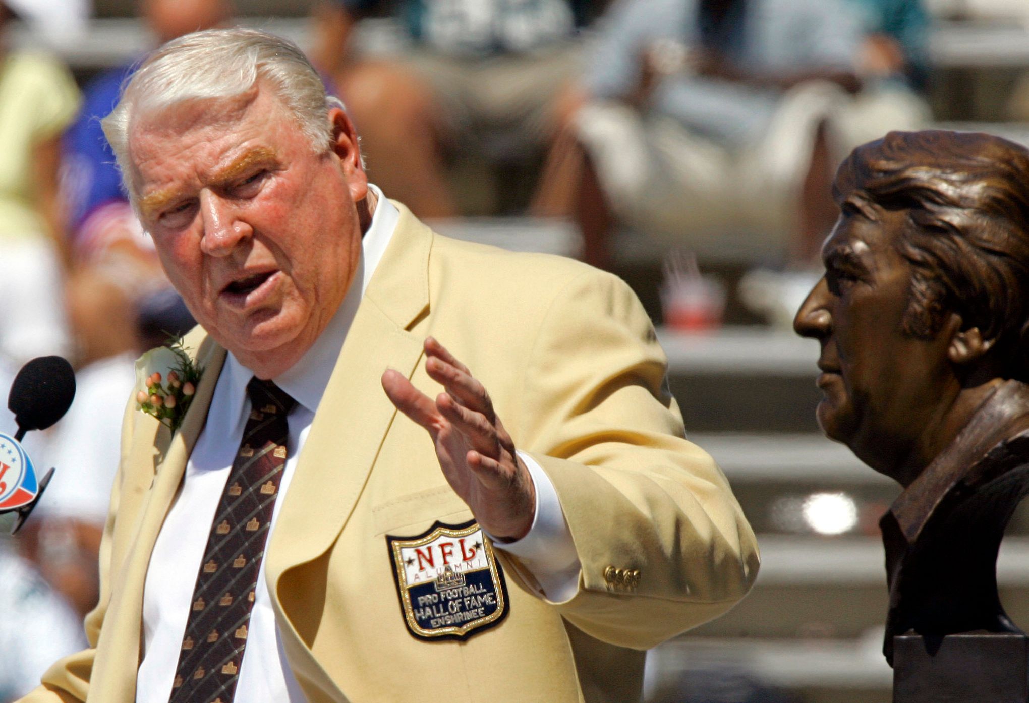 John Madden, Hall of Fame Coach and Broadcaster, Is Dead at 85 - The New  York Times