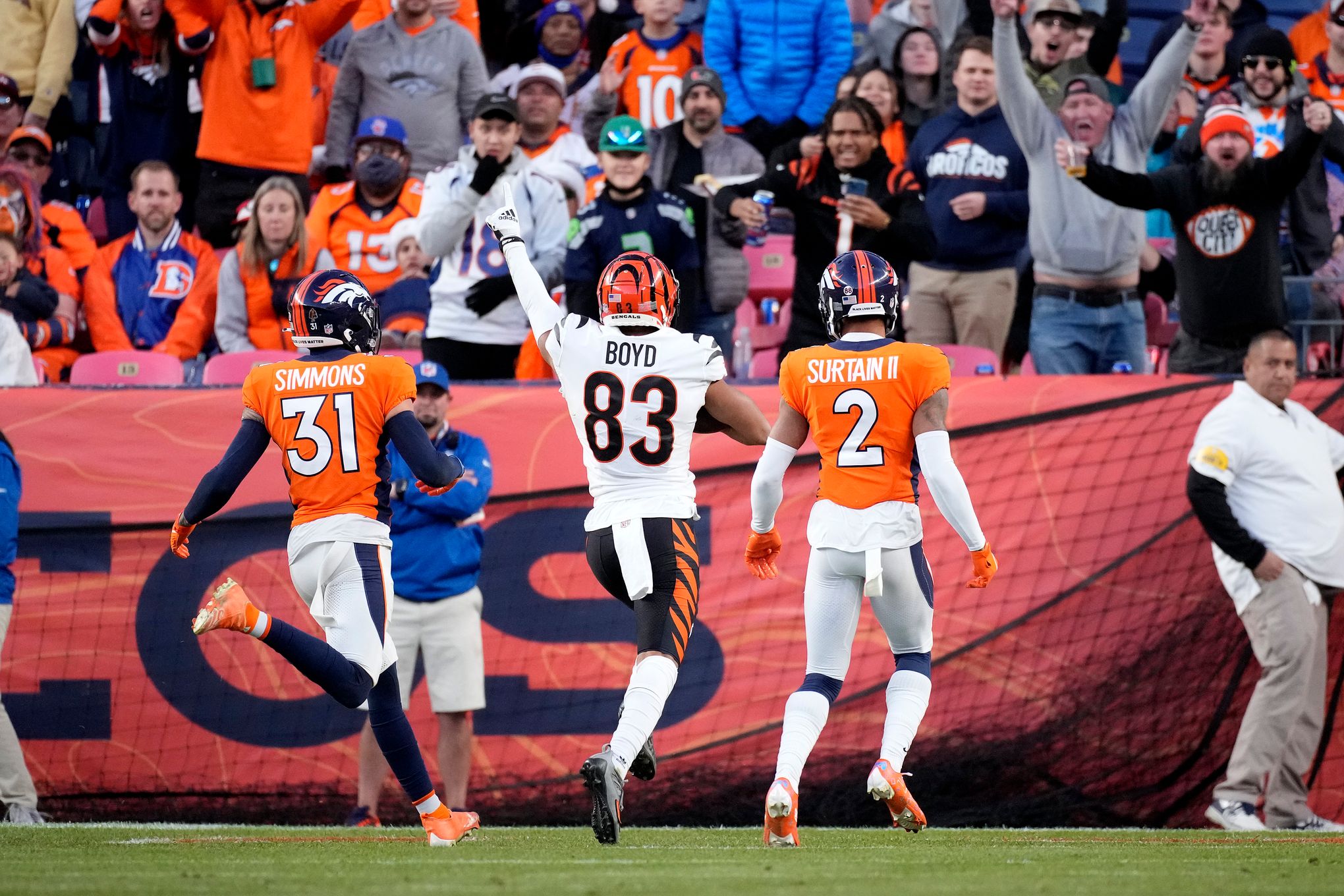 Bengals grind out a win, but road to playoffs will be rocky