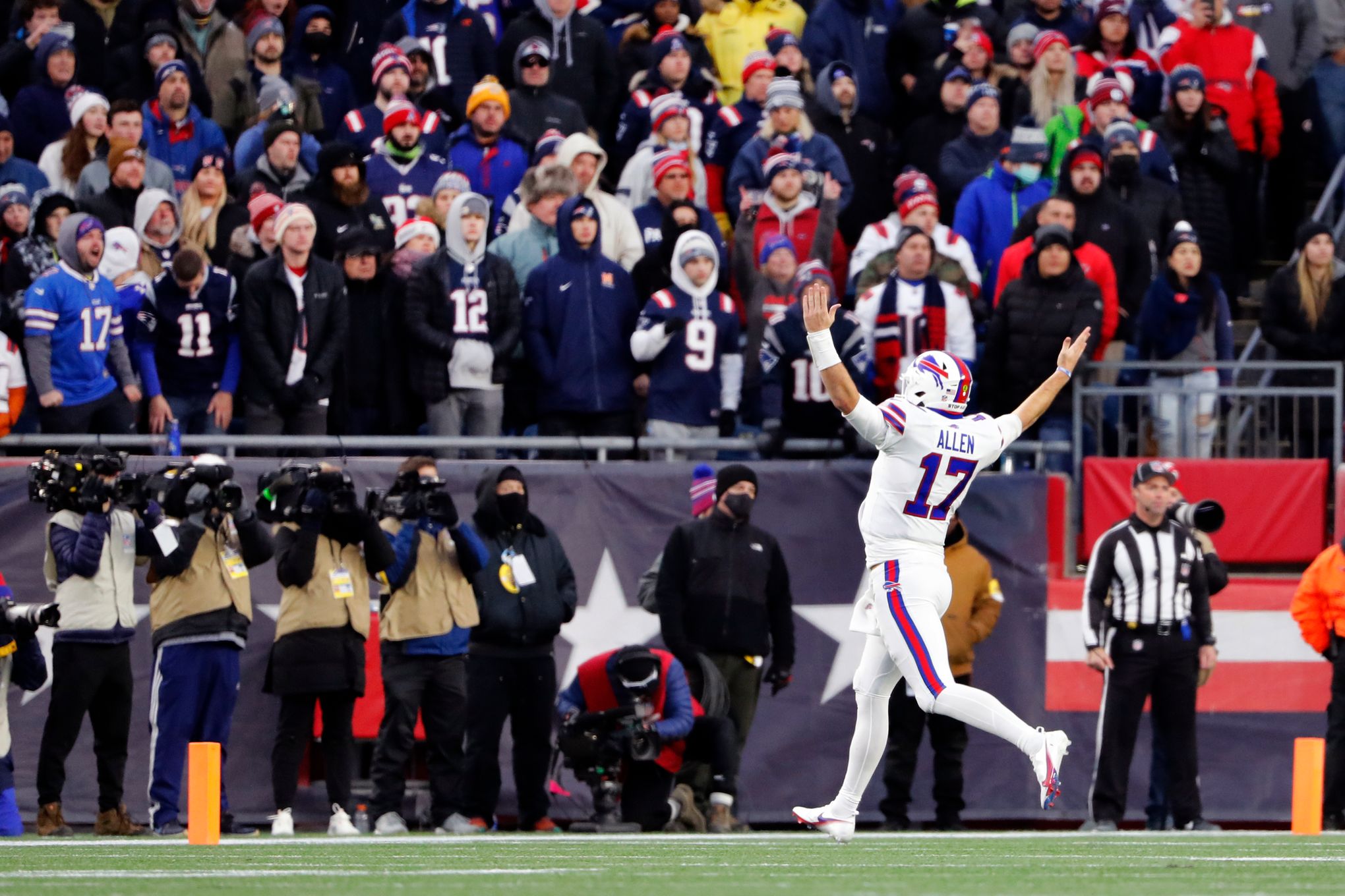 Bills beat Patriots to take control of top spot in AFC East