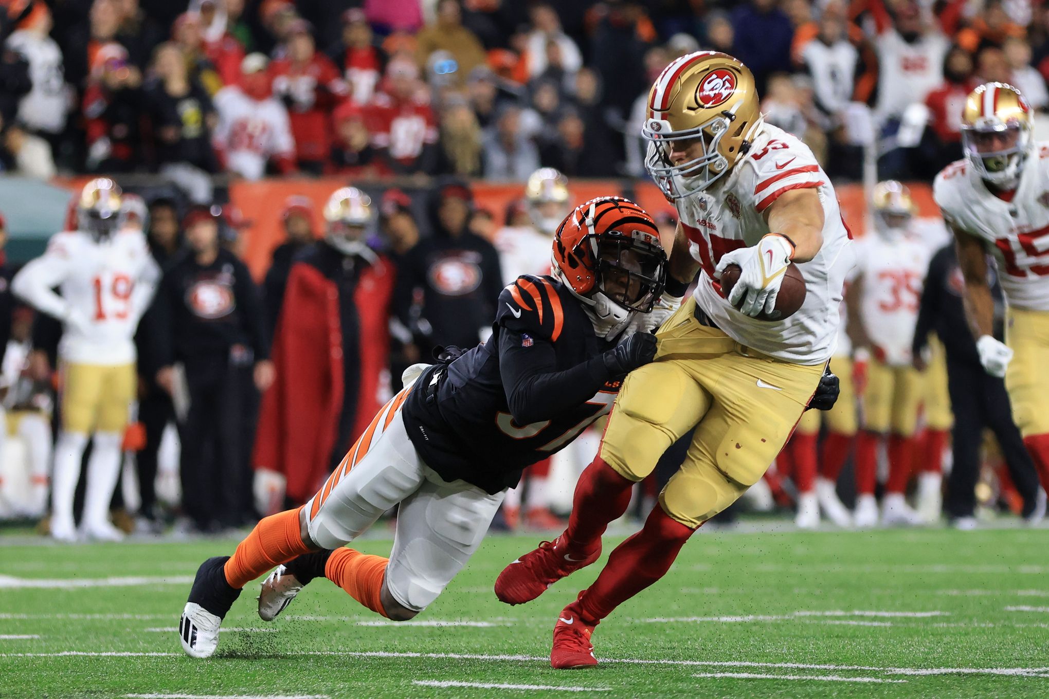 Jimmy Garoppolo throws touchdown pass in overtime, 49ers survive Bengals  comeback - The Boston Globe