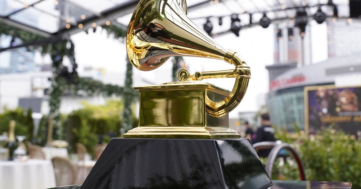 Grammy menunda upacara, dengan alasan risiko varian omicron