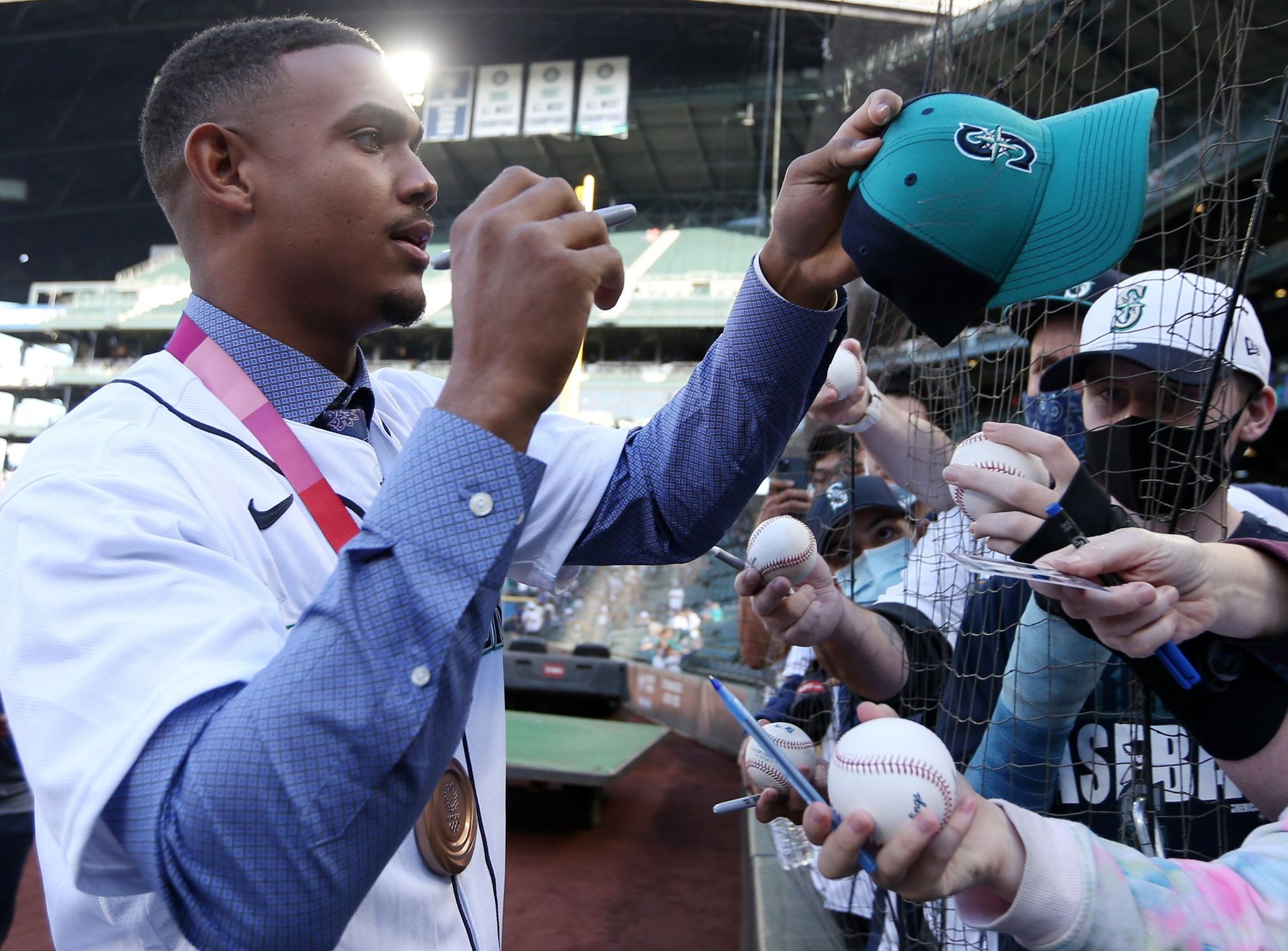 Mariners top prospect Julio Rodriguez on opening day roster