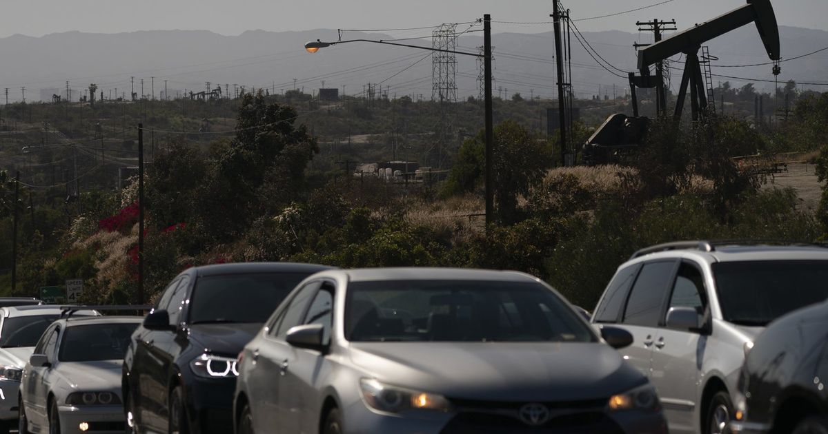 Los Angeles weighs phasing out oil and gas drilling The