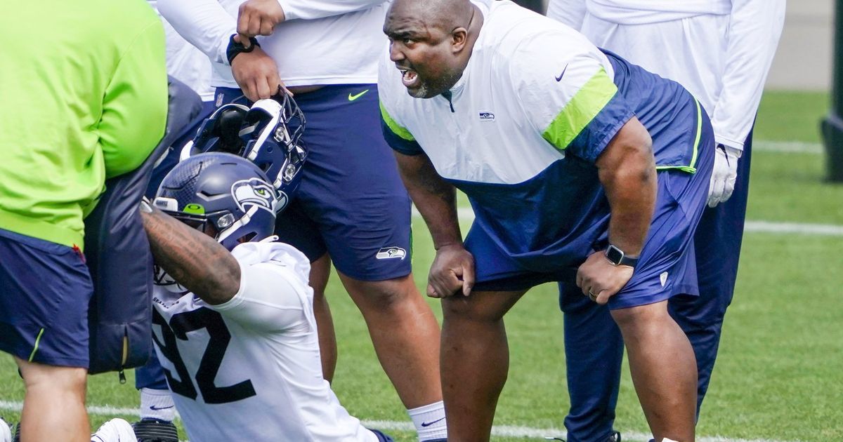 Clint Hurtt has Seattle Seahawks defense playing among best in the NFL -  Field Gulls