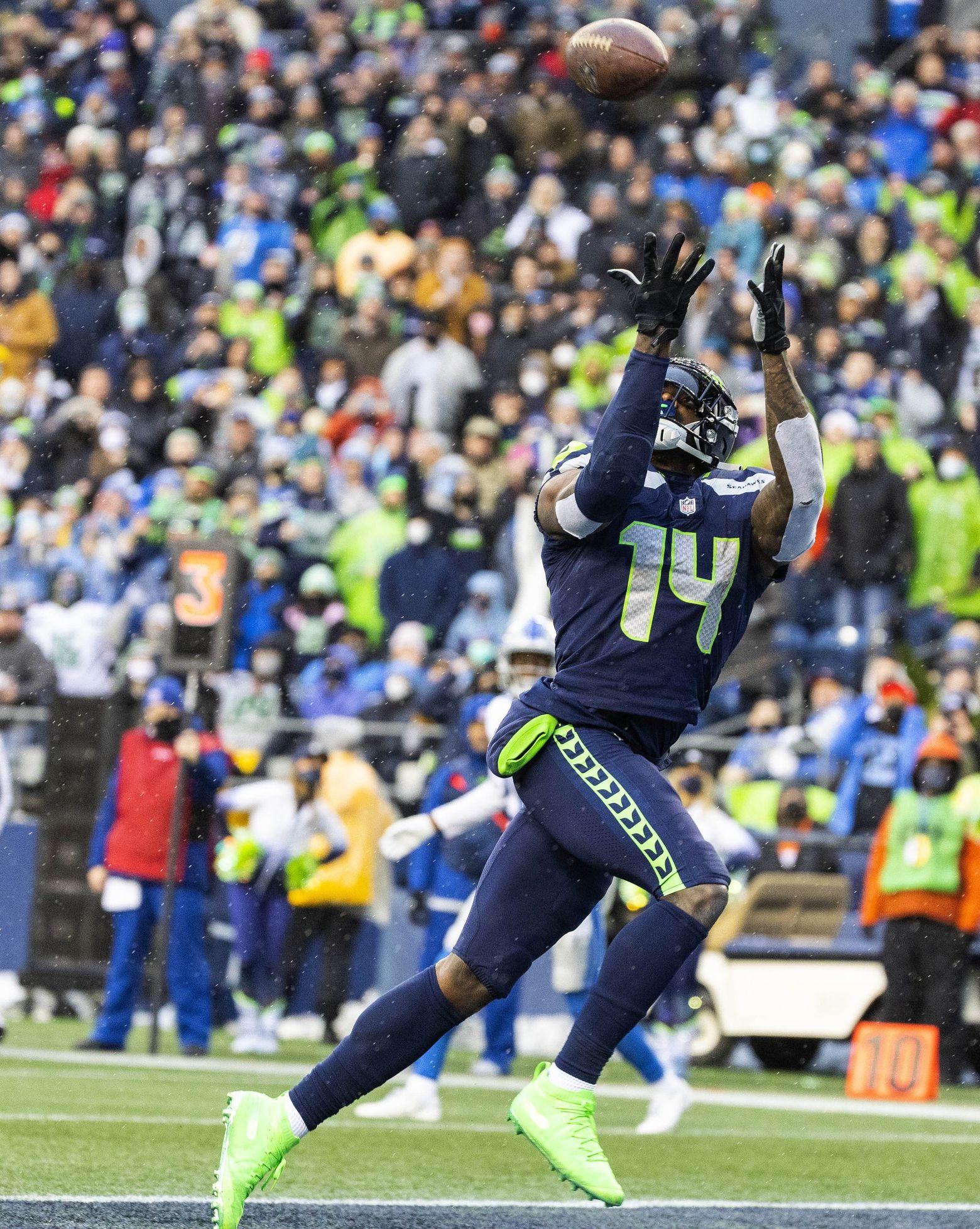 This is what we're supposed to look like': Seahawks rout Lions 51-29 to  finish out home schedule