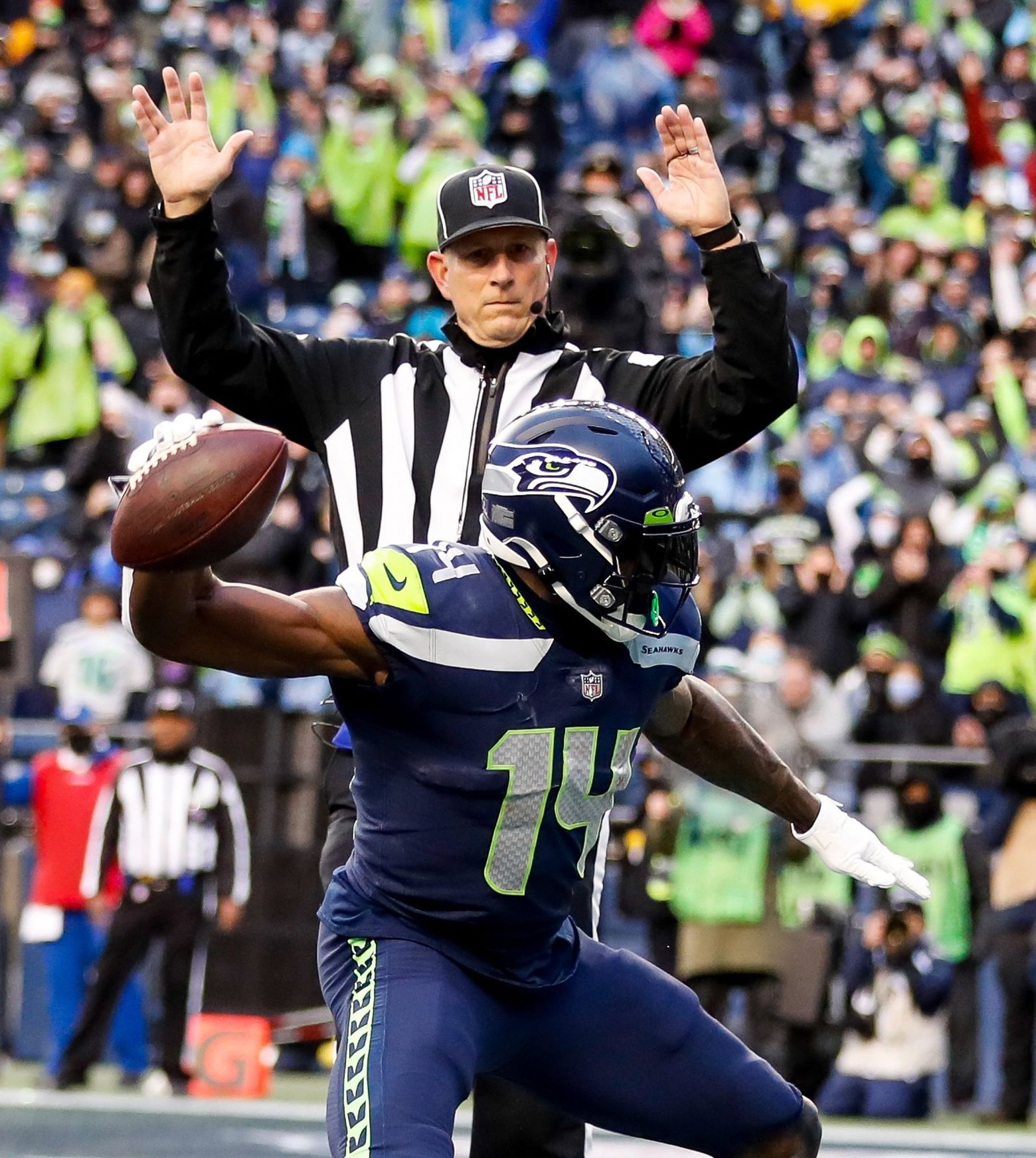 Throwback Thursday: D.K. Metcalf got emotional during his draft call with  Seahawks