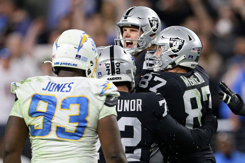 Chargers' season ends in 35-32 overtime loss to Las Vegas Raiders - Los  Angeles Times