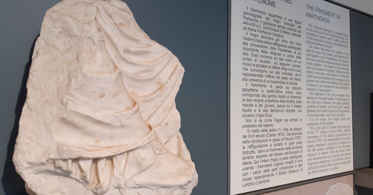 Italia mengirim fragmen Parthenon ke Athena dengan dorongan ke Inggris