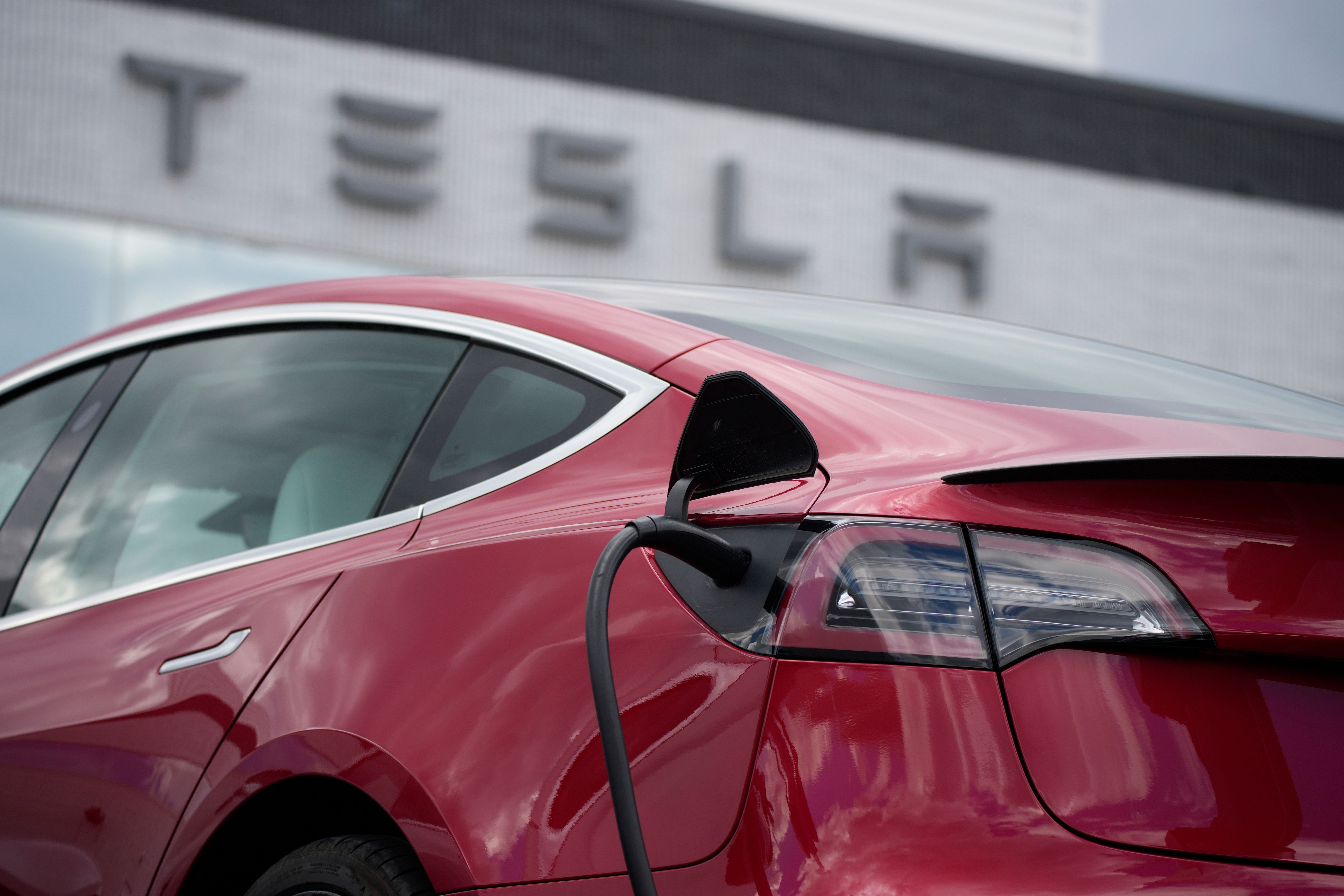 Tesla says it delivered record 936K vehicles in 2021 up 87 The