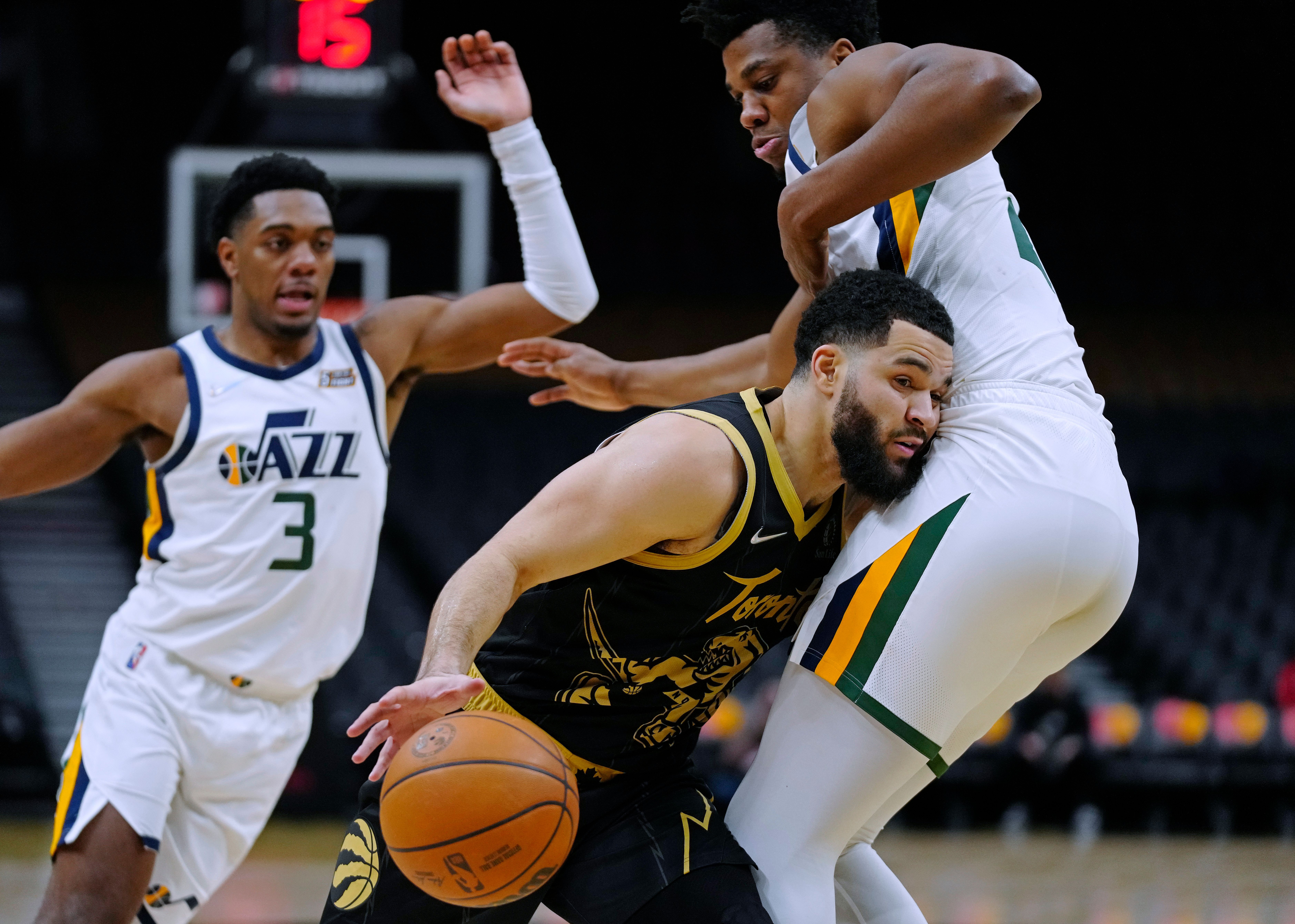 VanVleet's 1st career triple-double pushes Raptors over Jazz | The