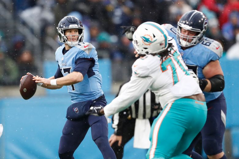 Titans clinch 2nd straight AFC South, beating Miami 34-3