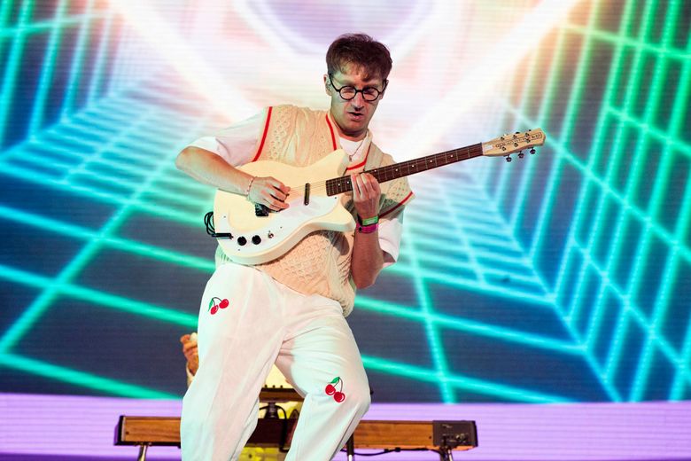 Glass Animals ride the slow-burning 'Heat Waves' to Grammys | The Seattle Times Glass Animals ride the slow-burning 'Heat Waves' to Grammys | The Seattle Times