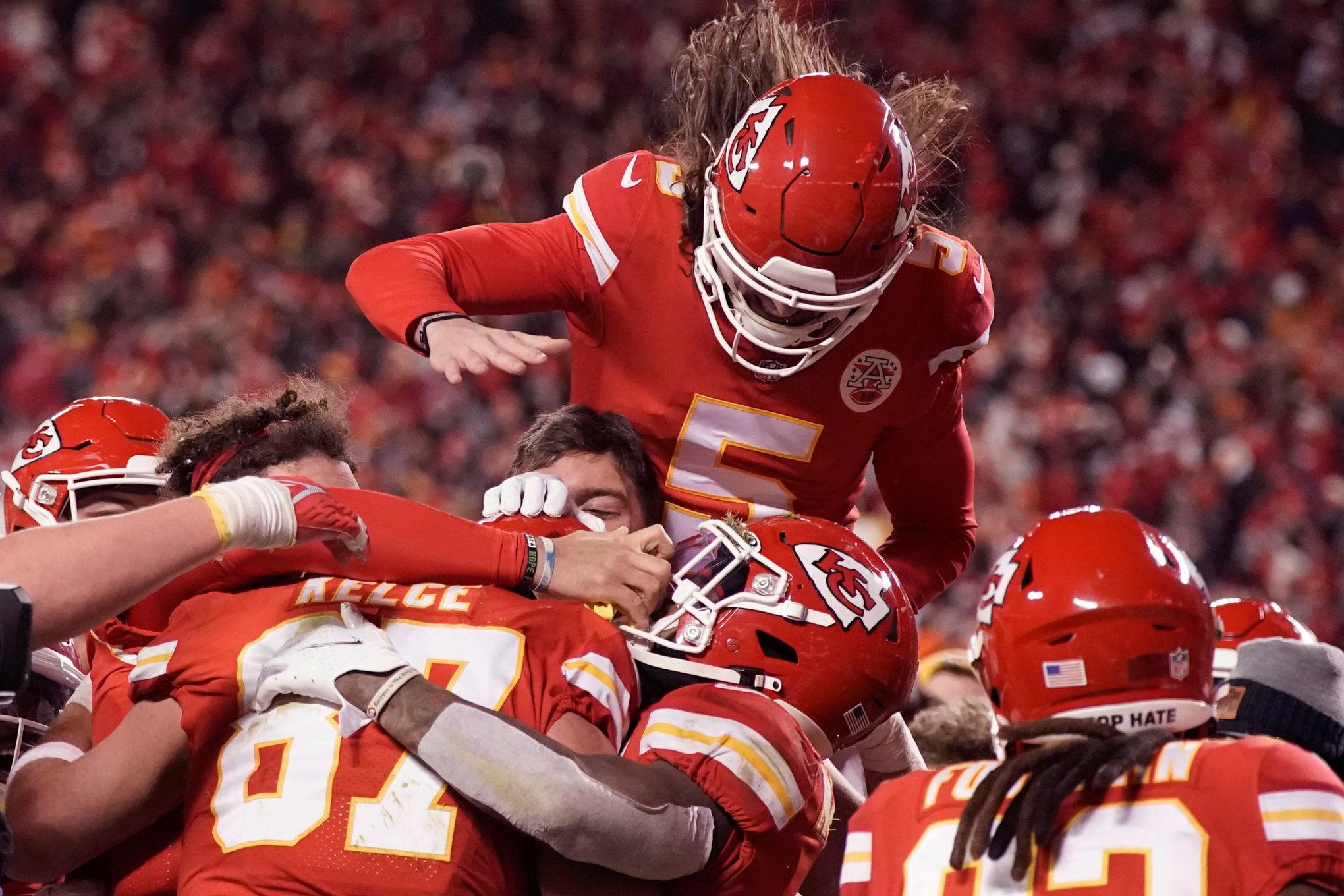 Chiefs win coin toss, game with TD per postseason OT rules