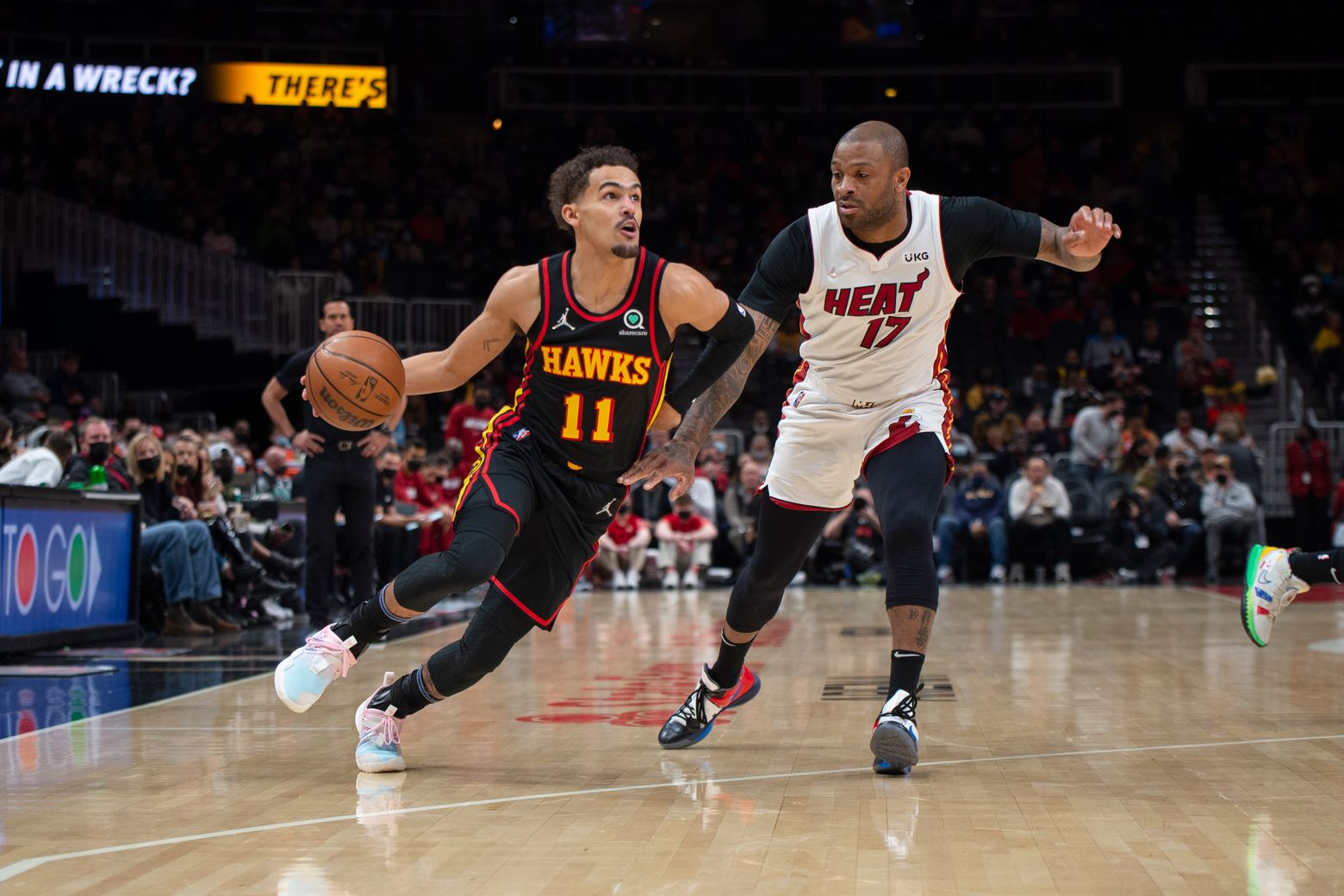Young scores 28 as Hawks hold off Heat at the end, 110-108 | The Seattle  Times