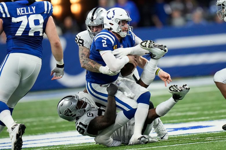 Wentz, Colts lose 23-20 to Raiders, fail to clinch playoff spot