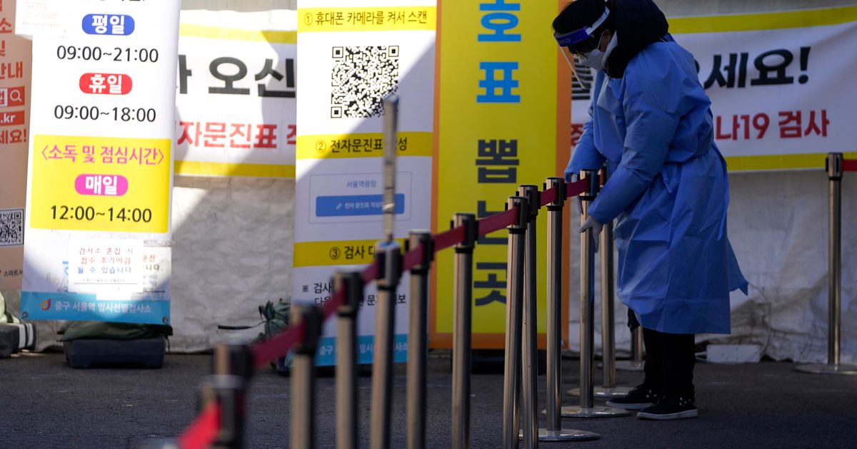 SKorea alivia ligeramente el distanciamiento pero advierte sobre aumento de omicron