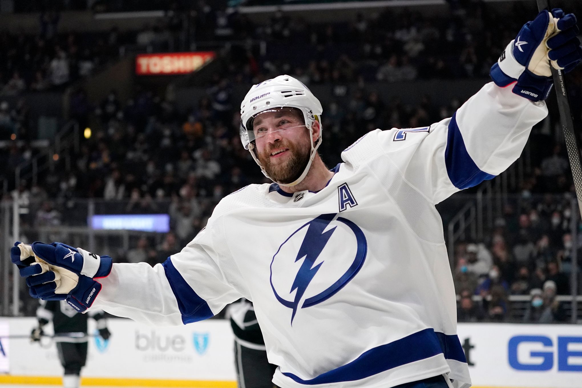 Lightning get Ryan McDonagh back, but lose Victor Hedman