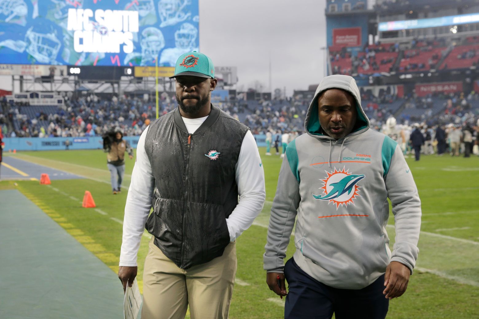 Dolphins hope return to Miami will help end losing streak