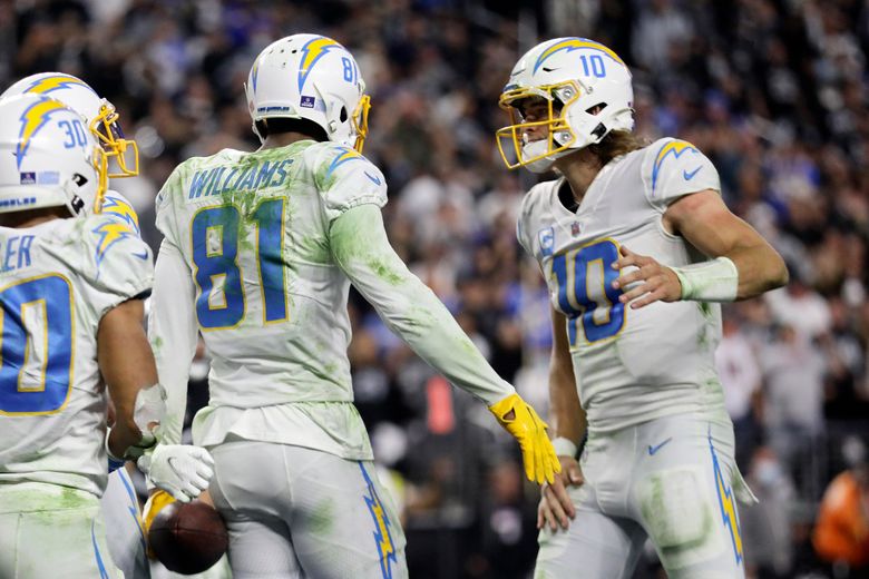 Raiders eliminate Chargers, make playoffs with 35-32 OT win - The