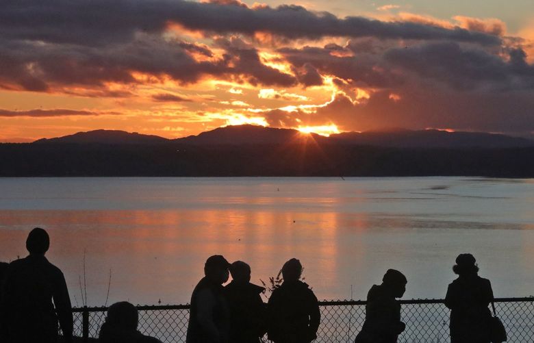 Sunset Hill Park, on 34th Ave NW, is a great place to enjoy a winter sunset. 219475
