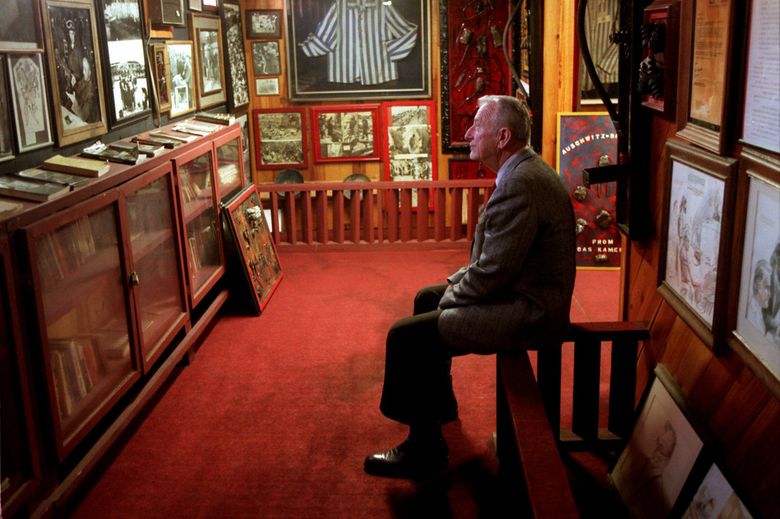 Mel Mermelstein at his Huntington Beach, California, Holocaust museum in 1999. (Robert Lachman / TNS)