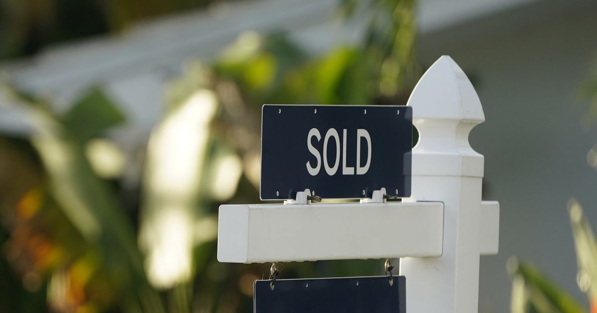 Mortgage charges hit 4% for the primary time in 3 years