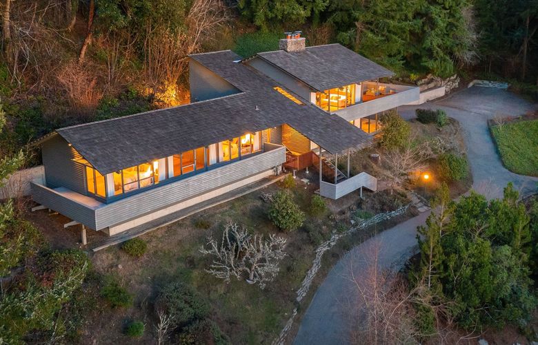 A three-bedroom home in Shoreline’s Innis Arden neighborhood designed by Ralph Anderson, an architect instrumental in Pike Place Market’s revitalization in the 1970s, has been listed for $2.1 million.