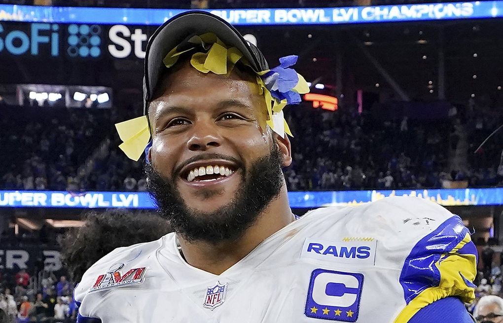 Los Angeles Rams defensive lineman Aaron Donald (99) celebrates his team's  victory over the San …