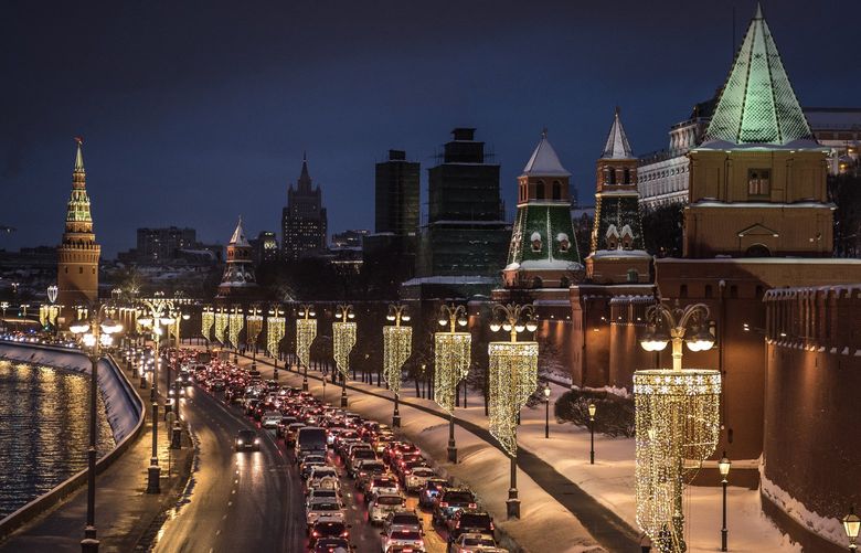 FILE – The Kremlin Embankment in Moscow, Feb. 1, 2022. President Joe Biden, who as vice president helped oversee Ukraine policy in 2014, has to weigh what sanctions might compel Russian President Vladimir Putin to halt his new offensive, which the White House has judged to be an “invasion.” (Sergey Ponomarev/The New York Times) XNYT193 XNYT193
