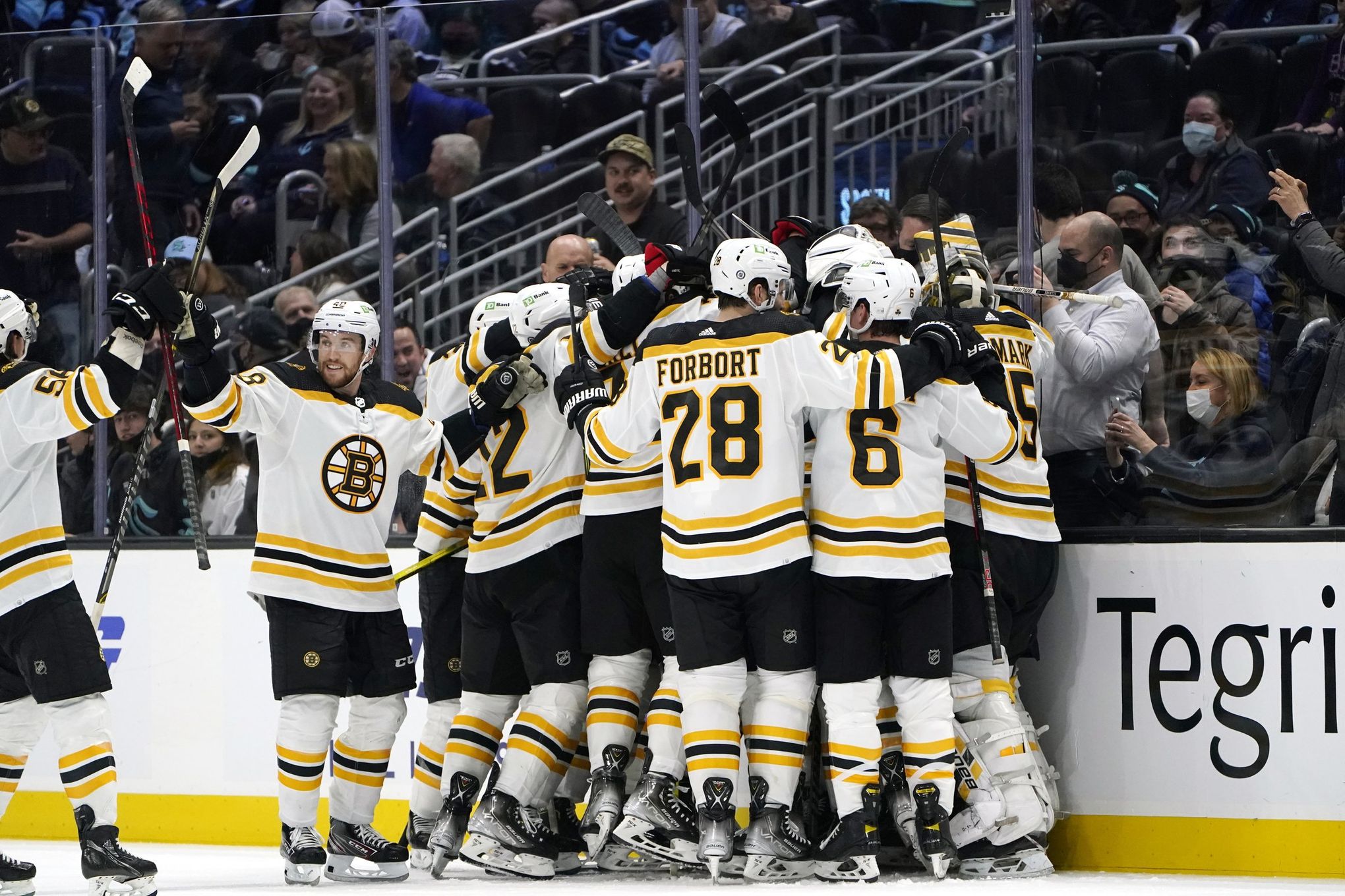 Bruins notebook: Patrice Bergeron questionable for Game 1