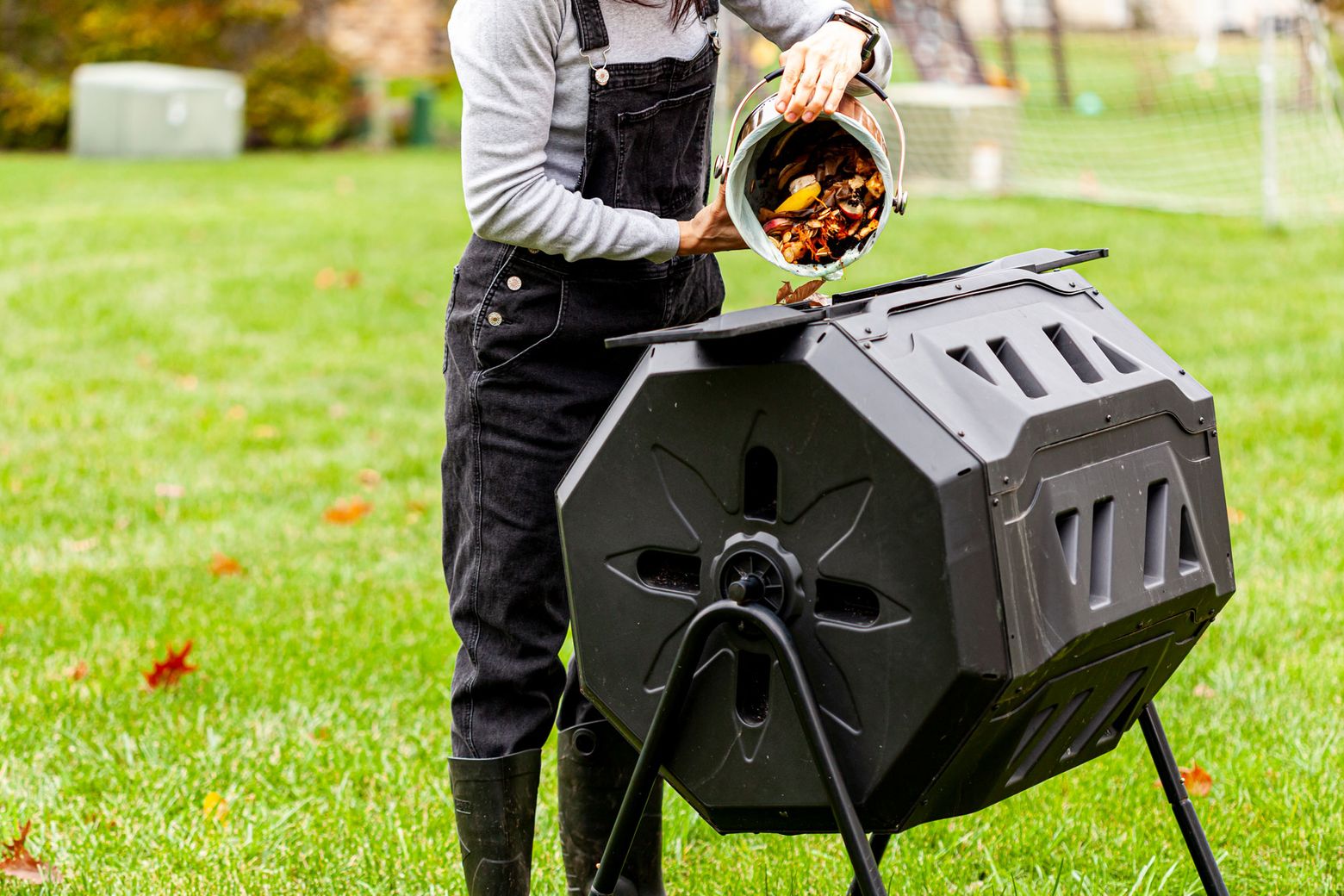 Convert Kitchen Waste Into Compost in Just 48 Hours