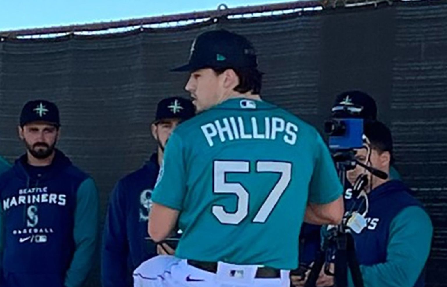 Following a healthy 2021 season, Mariners pitching prospect Sam Carlson ...