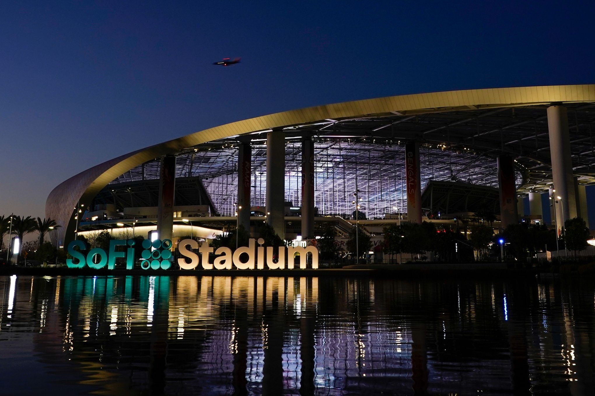 Mercedes-Benz Stadium, Sun Life Stadium, Rams stadium land Super