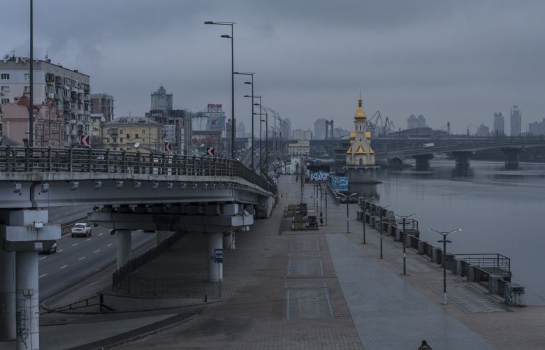 A quiet embankment along the Dnieper River in Kyiv, as Russia’s invasion of Ukraine began on the morning of Thursday, Feb. 24, 2022. Though they do not compare to Russia’s falsehoods regarding the invasion, some official Ukrainian accounts have pushed stories of questionable veracity in a bid to dramatize tales of Ukrainian fortitude and Russian aggression. (Brendan Hoffman/The New York Times) XNYT43 XNYT43