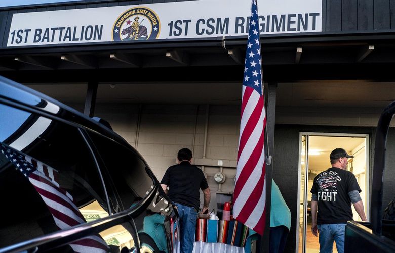 Local militia members prepare for an emergency medical training class in Cottonwood. MUST CREDIT: Washington Post photo by Melina Mara.