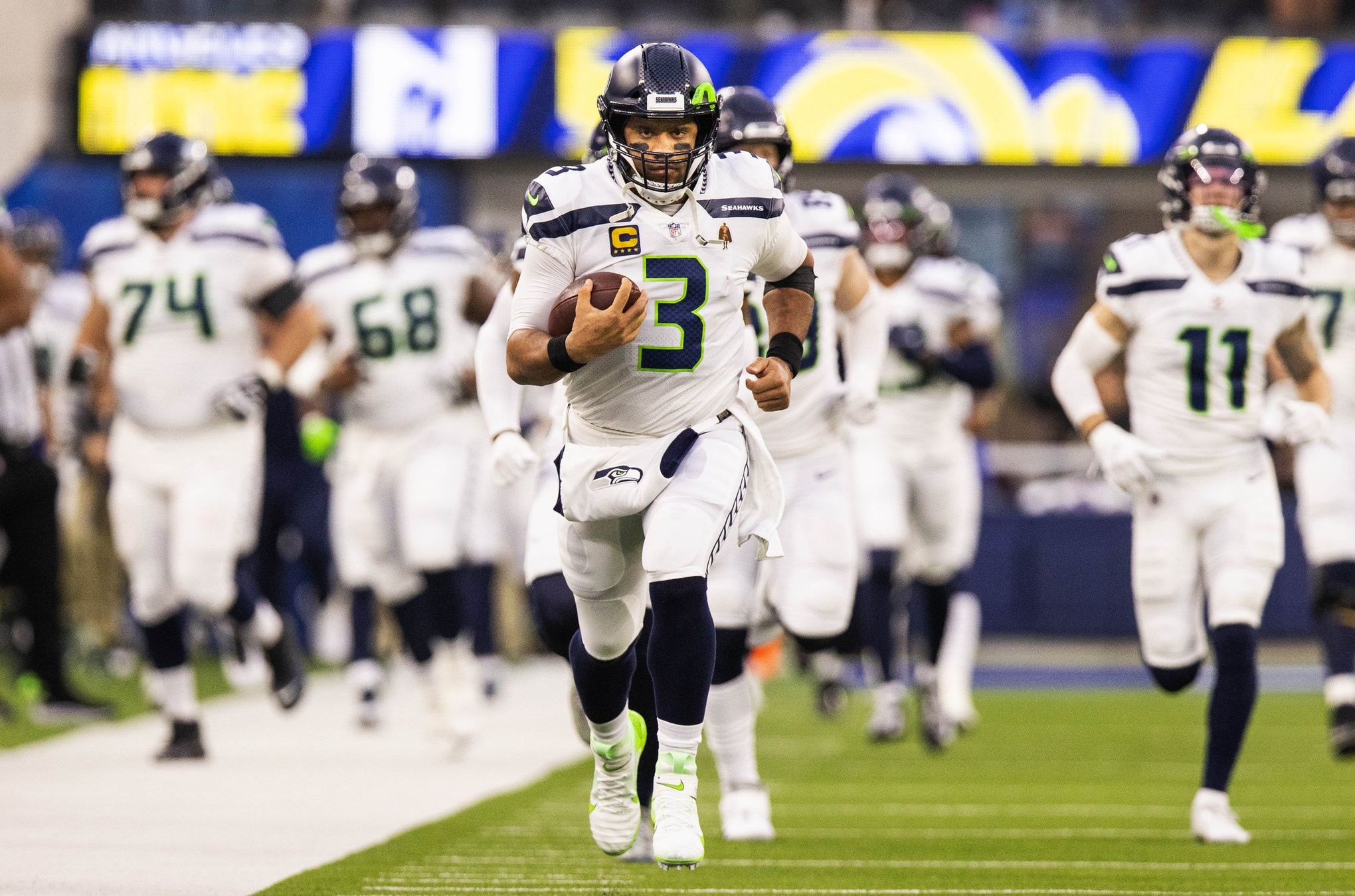 Seahawks agree to trade Russell Wilson to Denver
