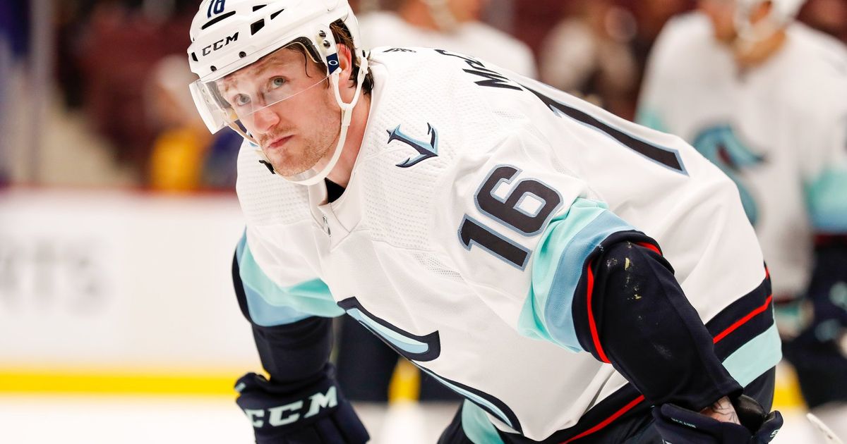 Kraken's Jared McCann sheds noncontact jersey, but Game 3 status vs. Stars  unclear, Kraken