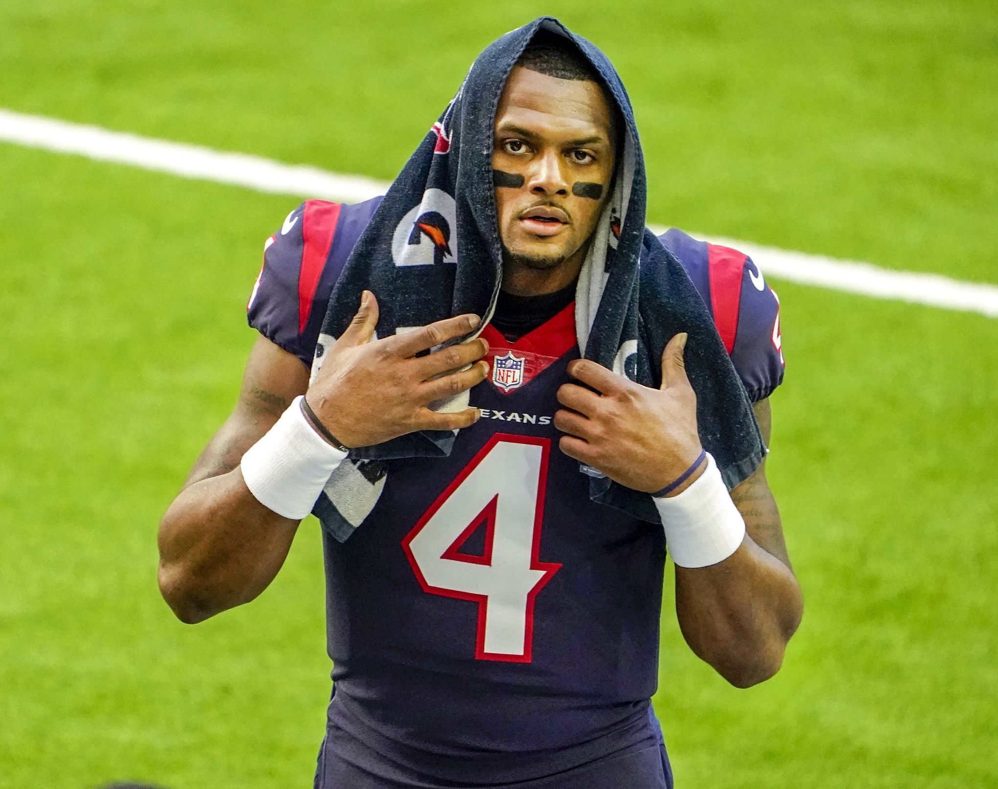 Deshaun Watson: 3 reasons QB should sign off on Panthers trade