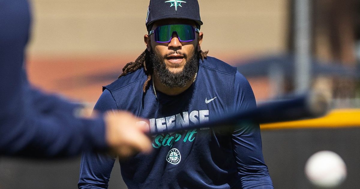 Mariners' Servais has some swagger after getting Edwin Díaz's haircut -  Seattle Sports