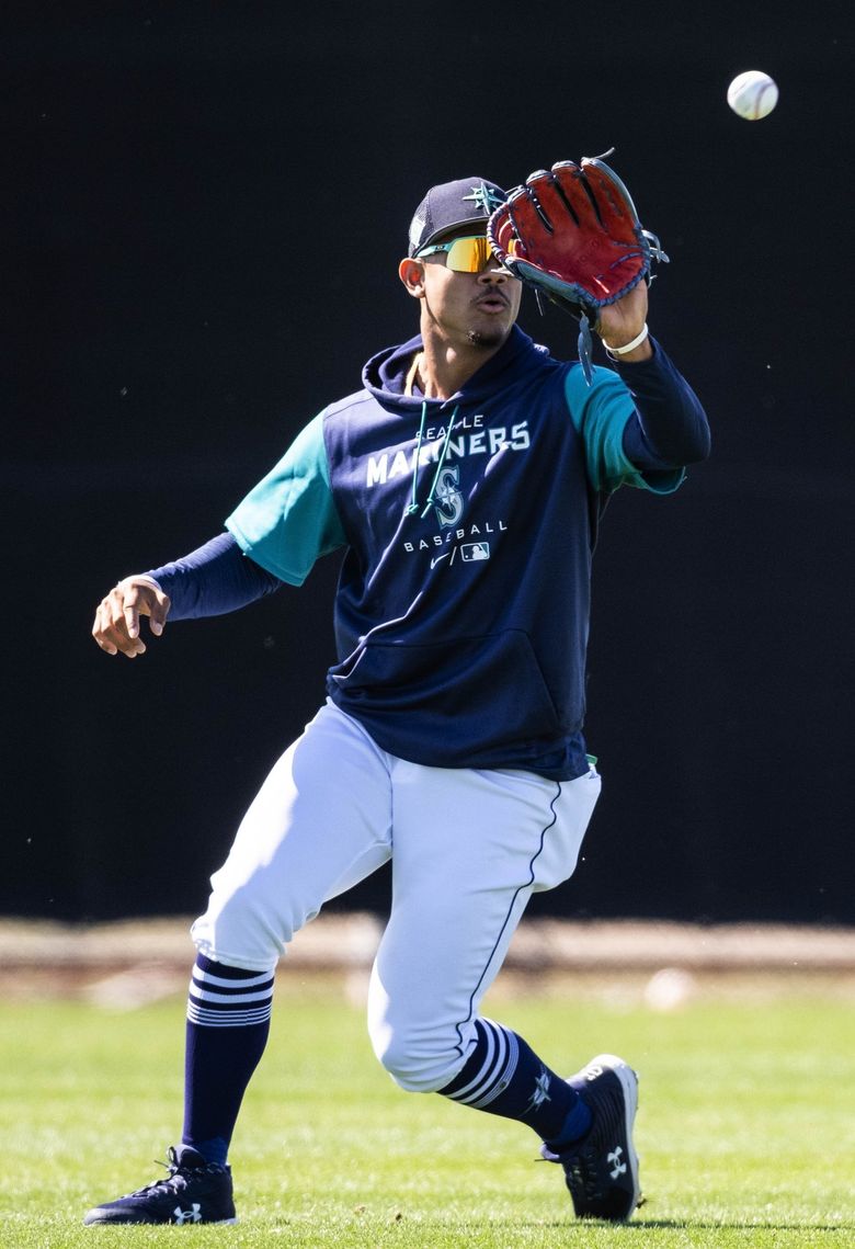 Eyeing Mariners' opening-day roster, top prospect Julio Rodriguez makes a  strong first impression