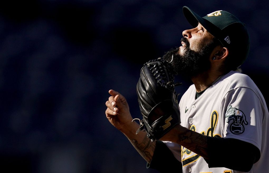 Reliever Sergio Romo joins Mariners ready to win late in his