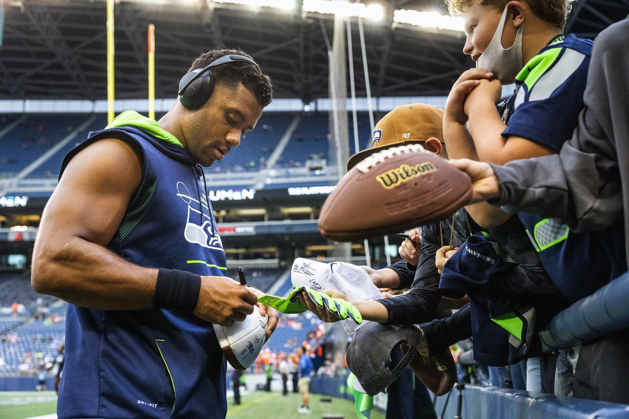 Seahawks fans have strong feelings about Russell Wilson's return to Seattle  as a Bronco on Monday night - Anchorage Daily News