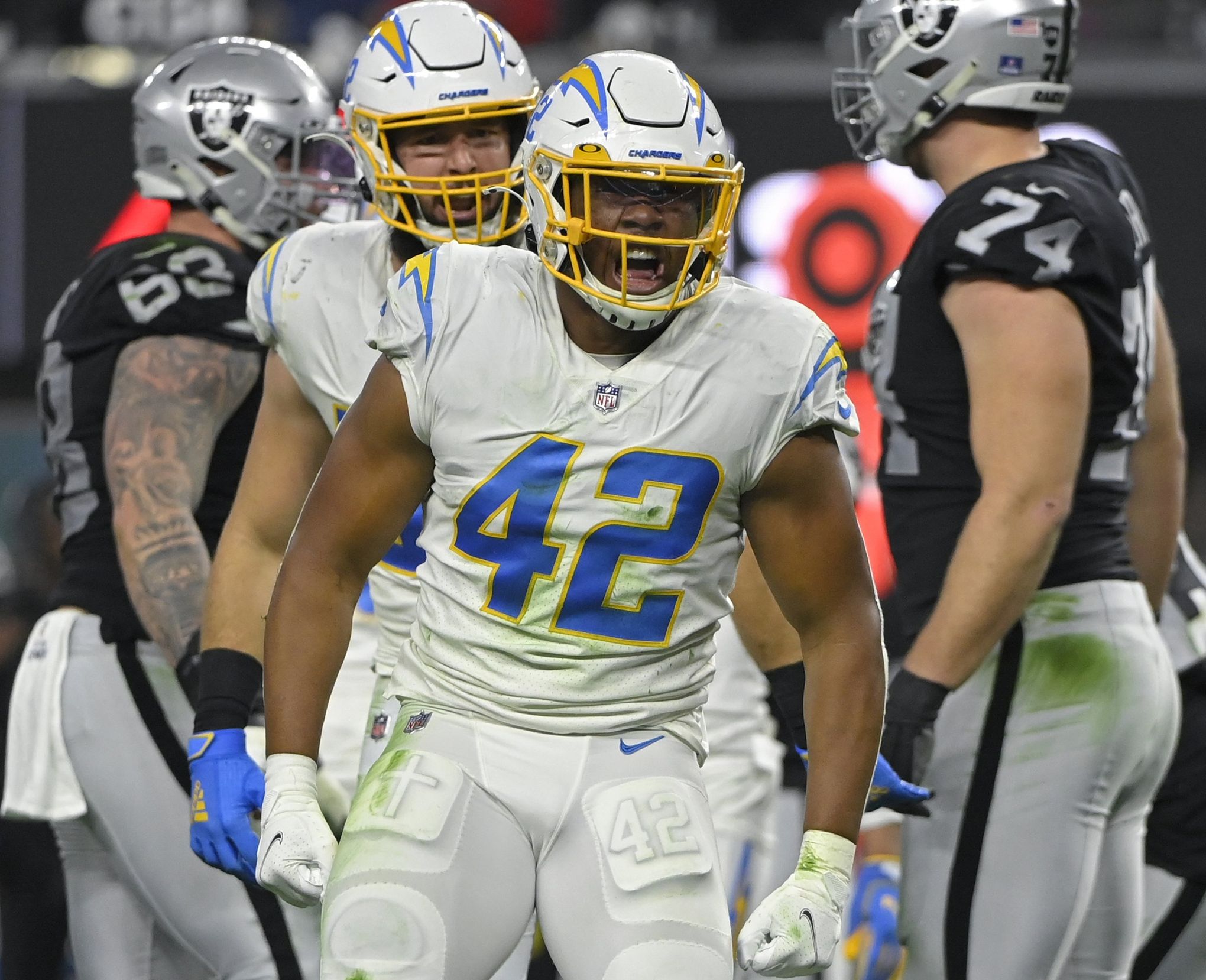 Raiders: Linebacker has to be a priority in free agency and the draft